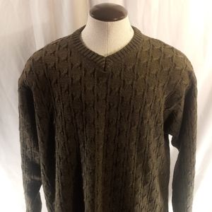 Bachrach Vneck Sweater size L